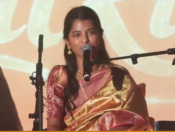 Maithili Thakur in Nashik | नाशिकमध्ये मैथिली ठाकूर यांचा भक्तीगीतांचा कार्यक्रम | Simhastha NOW